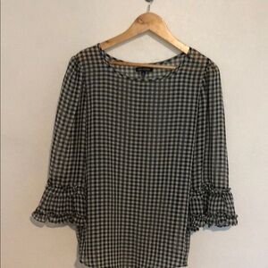 Max Edition Black and White Flutter Sleeve Ruffled Blouse